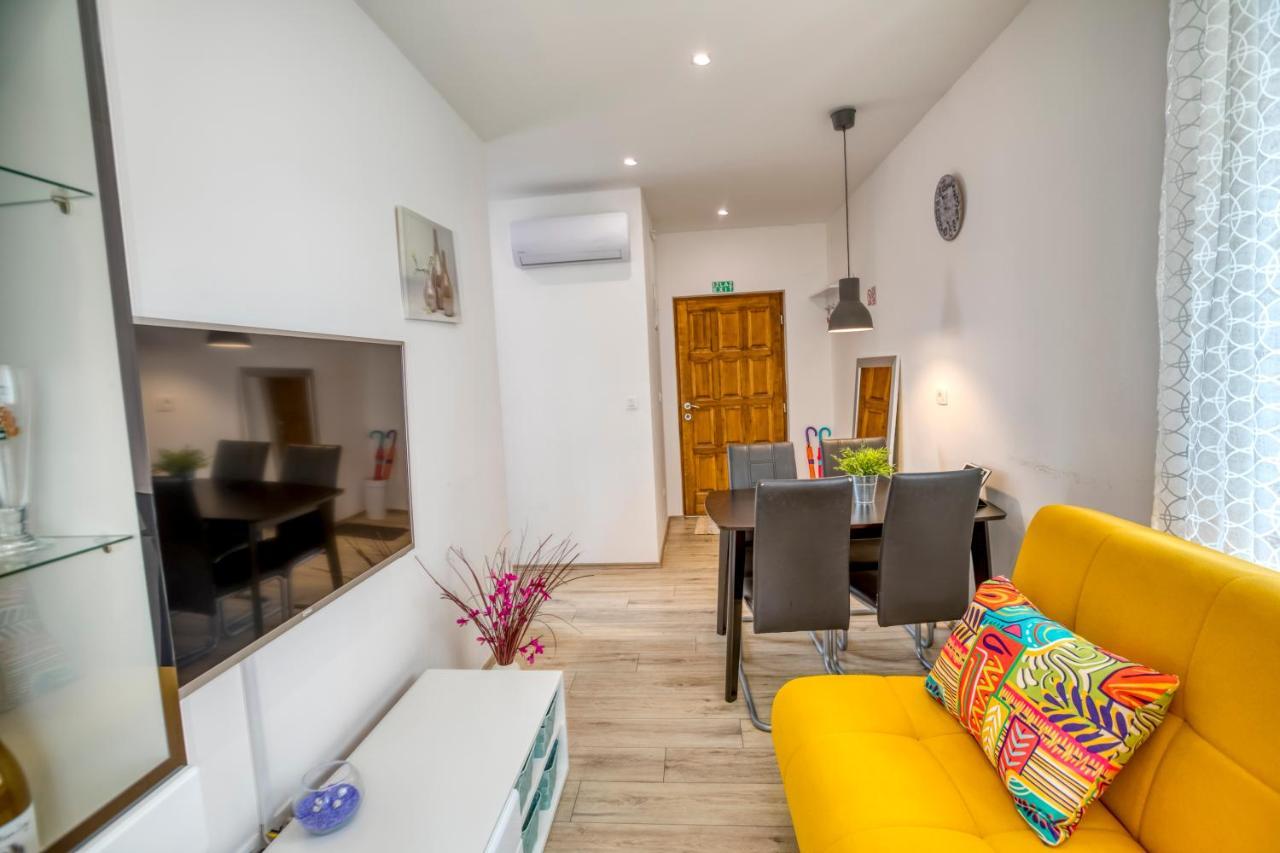 Apartment Grace, Feel At Home - Away From Home Split Exterior photo